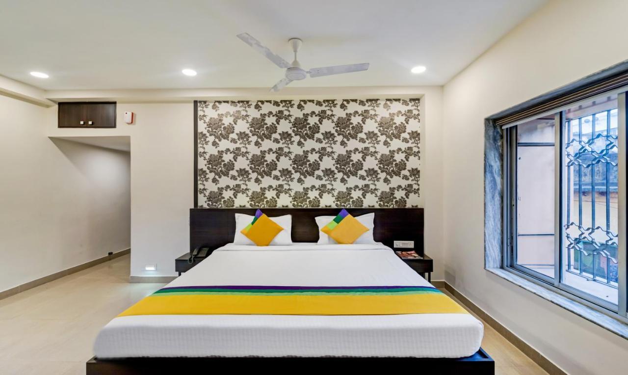 Itsy Hotels Neeranand Plaza Колката Екстериор снимка