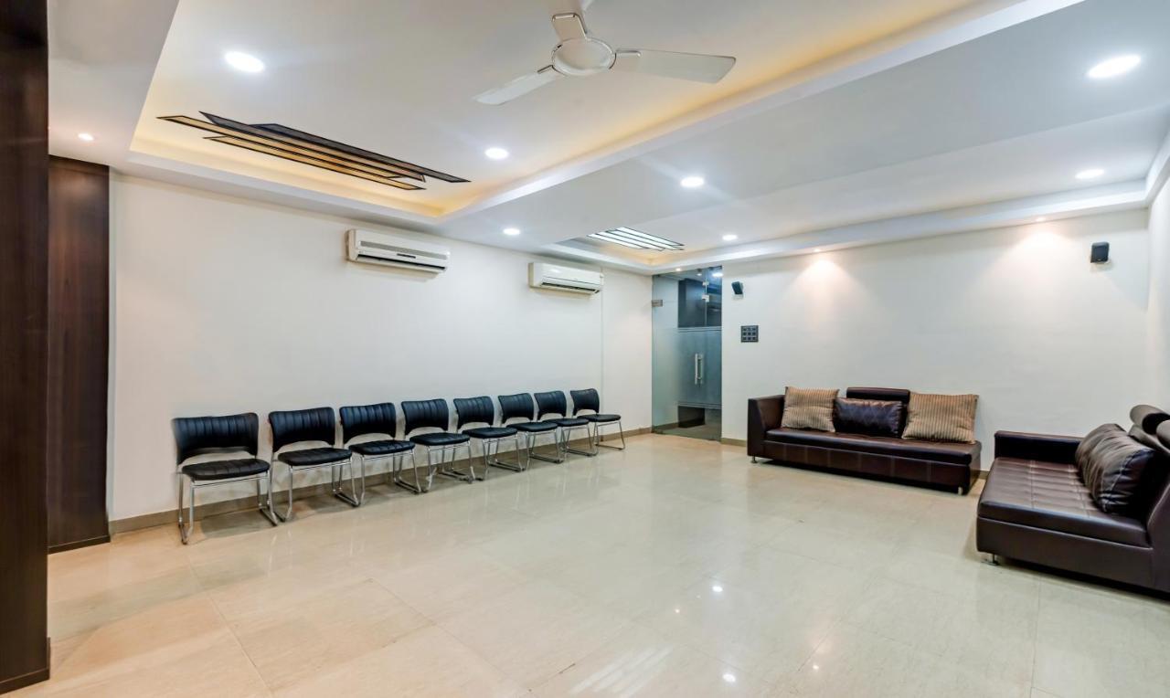 Itsy Hotels Neeranand Plaza Колката Екстериор снимка
