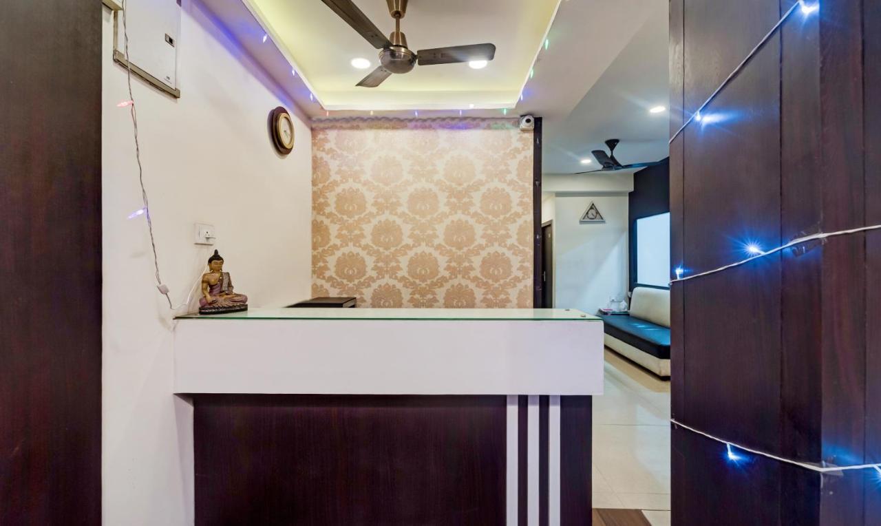 Itsy Hotels Neeranand Plaza Колката Екстериор снимка